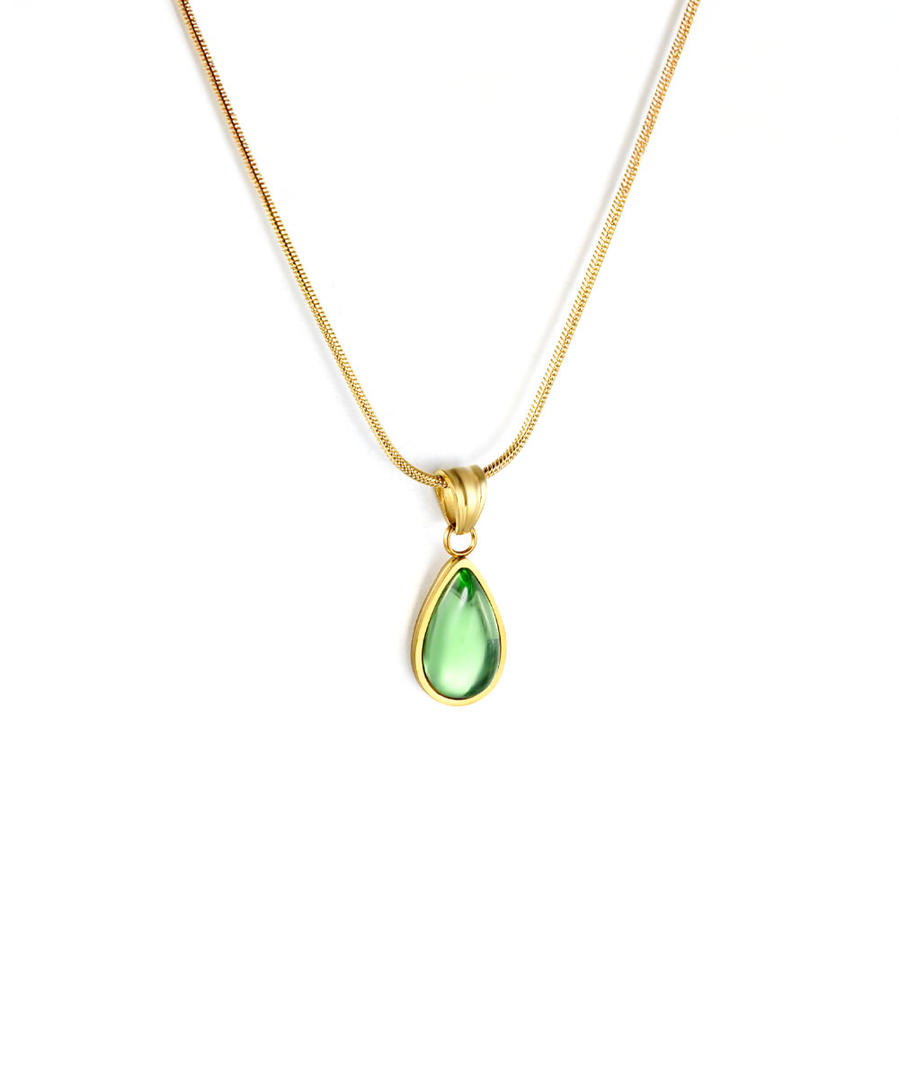 Κολιέ με κρεμαστή πράσινη πέτρα σε σχήμα σταγόνας από ανοξείδωτο ατσάλι σε χρυσή απόχρωση