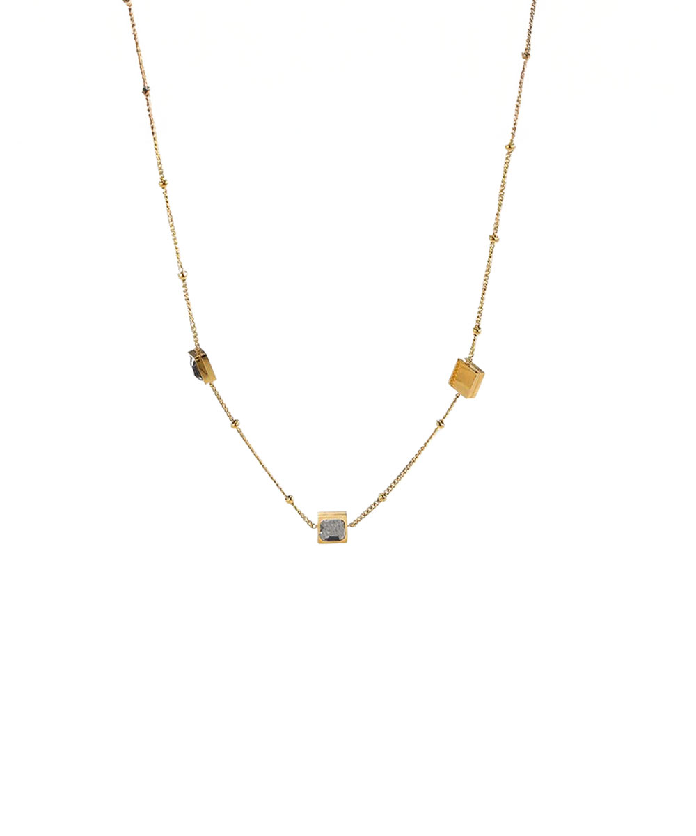 Κολιέ με λευκά ζιργκόν από ανοξείδωτο ατσάλι σε χρυσή απόχρωση